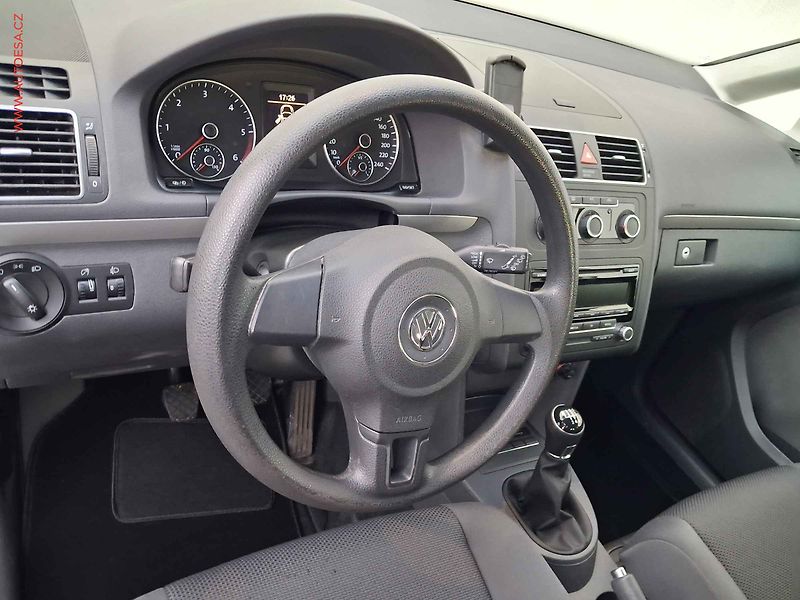 Volkswagen Touran (2013) 1.6TDi, Trendline - fotka 12 z 15