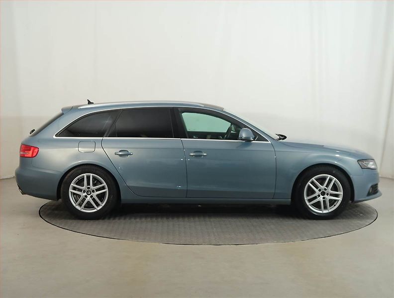 Audi A4 (2008) 3.0 TDI, 4X4, Navi, Xenony - fotka 6 z 13