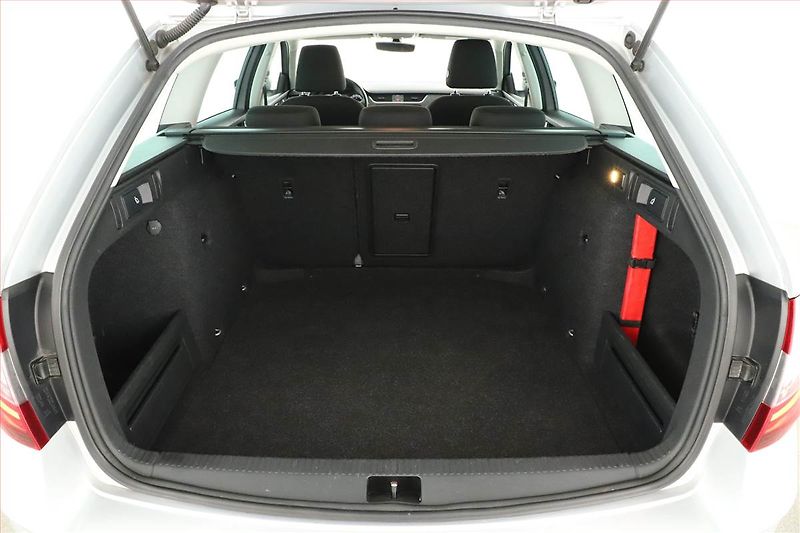 Škoda Octavia (2018) 1.6 TDI, Automat, Tempomat - fotka 11 z 20