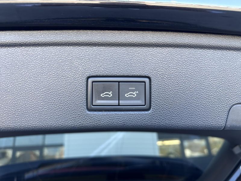 Volkswagen Touareg 3.0TDI R-LINE 4M, TAŽNÉ, VZDUC - fotka 29 z 31