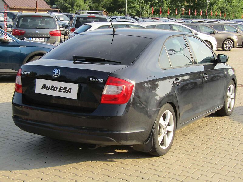 Škoda Rapid (2014) 1.6TDi, autoAC - fotka 4 z 18