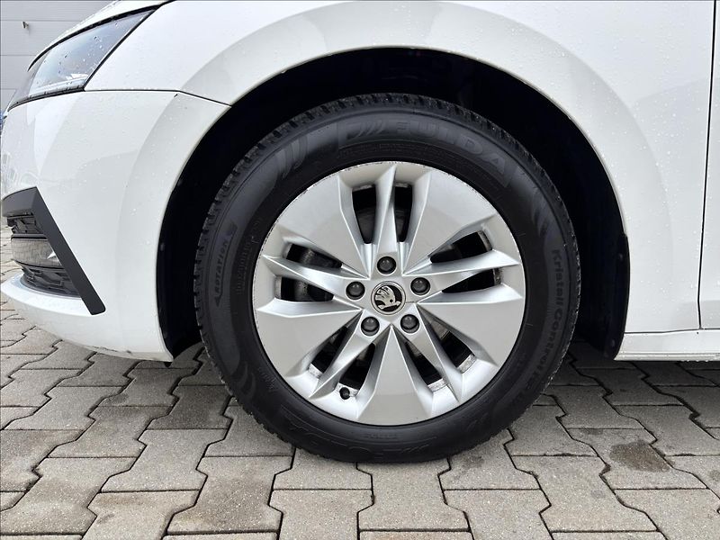 Škoda Octavia 1,5 TSI 110kW Ambition - fotka 10 z 32