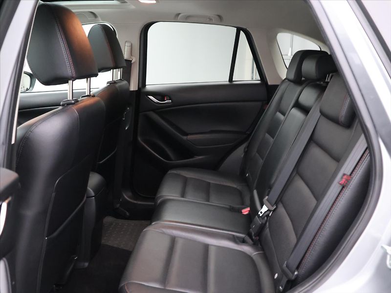 Mazda CX-5 2,2 Skyactiv-D 129kW Revolutio - fotka 14 z 35