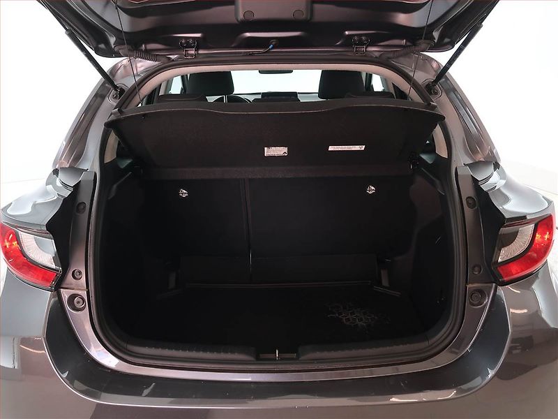 Toyota Yaris (2022) 1.5 VVT-i Hybrid, Automat - fotka 14 z 19