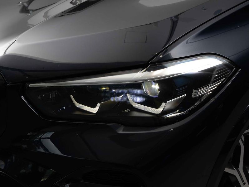 BMW X5 xDrive40i - fotka 8 z 22