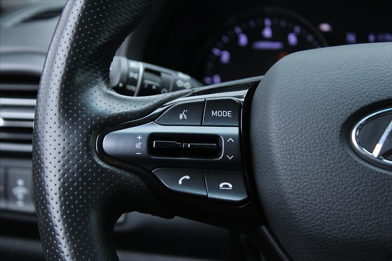Hyundai i30 1.5 T-GDI 117kW N-LINE ČR - fotka 16 z 28