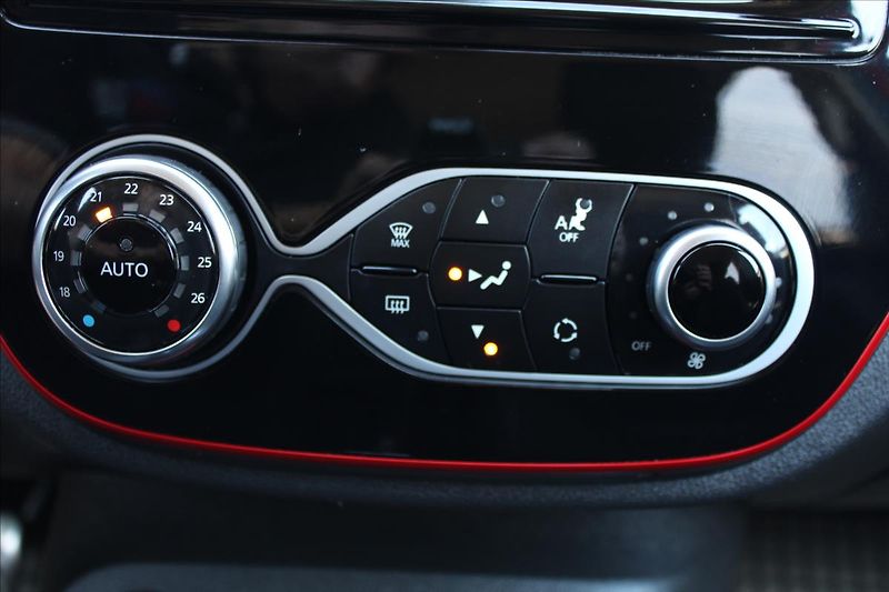 Renault Captur 1,2 TCe  NOVÉ V ČR,1.MAJITEL - fotka 15 z 30