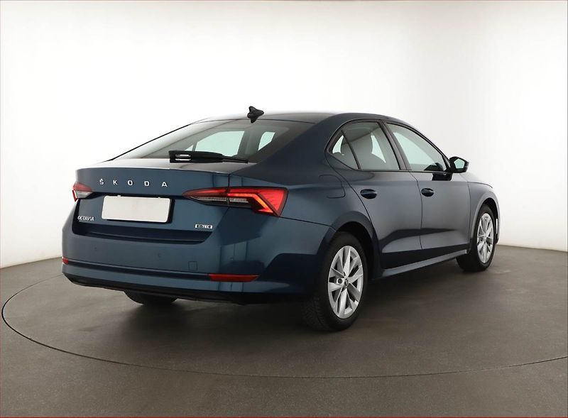 Škoda Octavia (2023) 1.5 TSI e-tec - fotka 5 z 16
