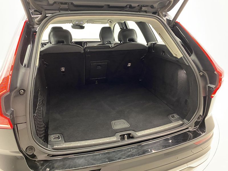 Volvo XC60 B4 AWD BRIGHT PLUS AUT  - fotka 6 z 48