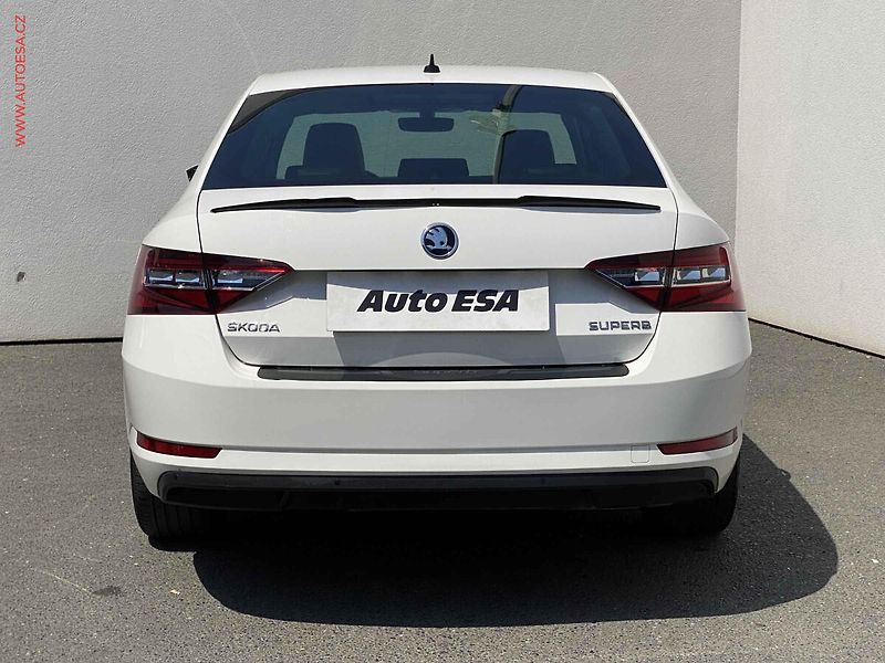 Škoda Superb (2016) 2.0TDi, Style, DSG, bixen - fotka 5 z 19