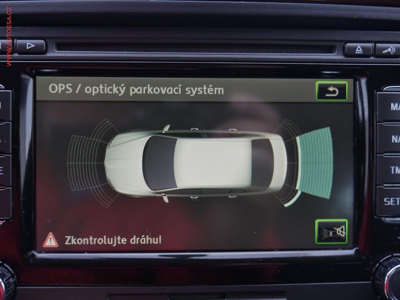 Škoda Superb (2013) 2.0 TDi 4x4, ČR, Elegance - fotka 14 z 22