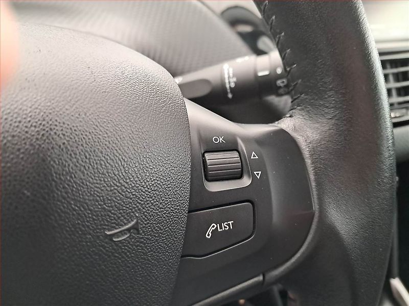 Peugeot 2008 (2018) Active 1.2 PureTech, ČR,1.maj - fotka 17 z 17