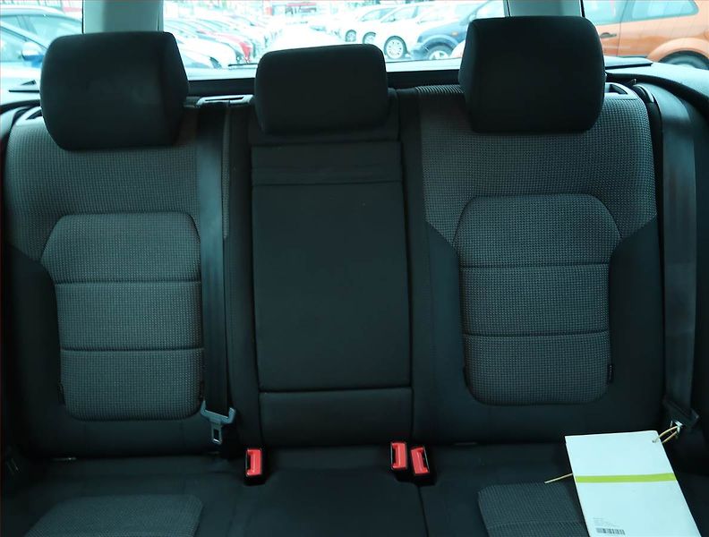 Volkswagen Passat (2014) Comfortline 2.0 TDI, Automat - fotka 10 z 18