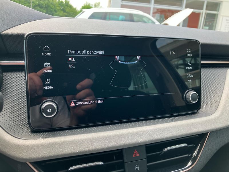 Škoda Scala 1.0 TSI 85kW TOP SELECTION DSG - fotka 20 z 30
