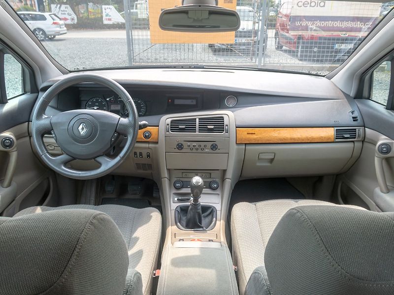 Renault Vel Satis (2003) 2.0T – NOVÉ V ČR - fotka 13 z 45