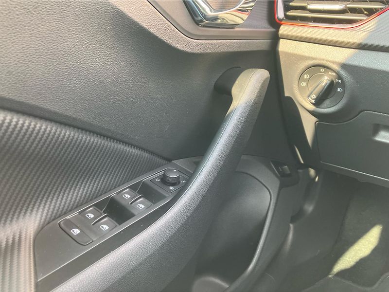 Škoda Scala 1.0TSi 85kW MONTE CARLO DSG - fotka 19 z 30