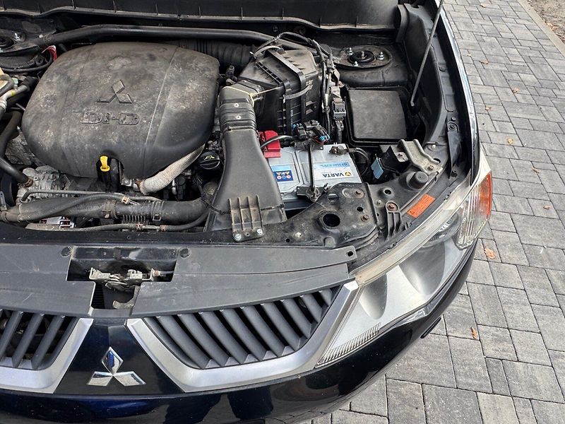 Mitsubishi Outlander (2008) 2.2 - fotka 28 z 30