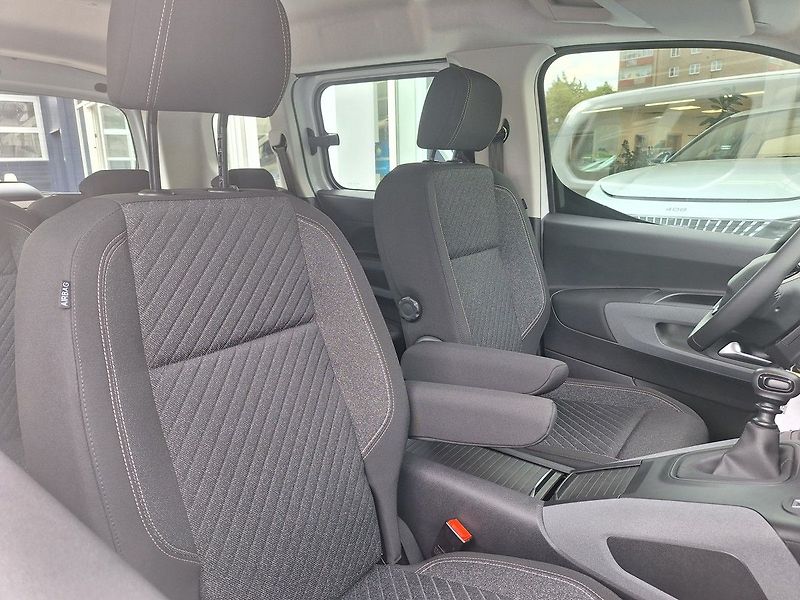 Peugeot Rifter (2026) ALLURE TURBO 110k MAN6 - fotka 11 z 23