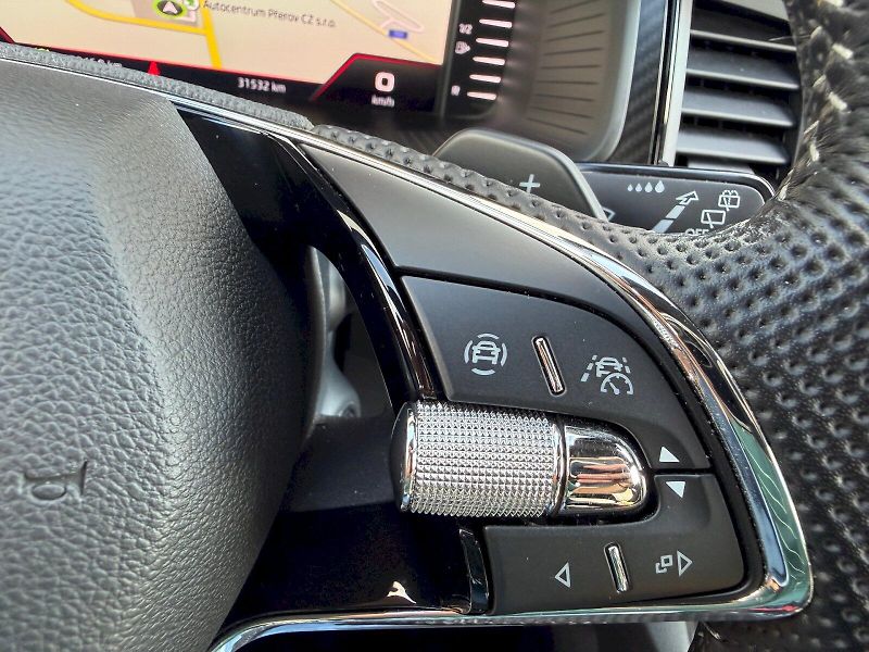 Škoda Kodiaq (2022) 2.0 TSI 140kW 4x4 SportLine DS - fotka 13 z 35