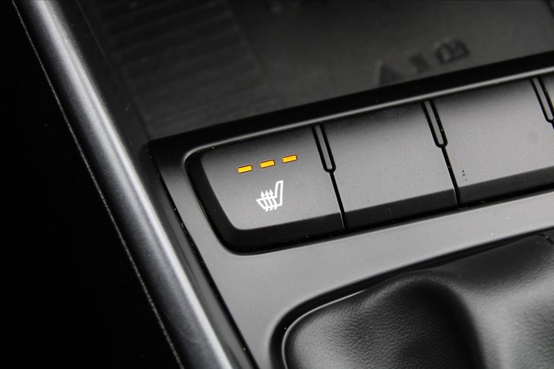 Hyundai i20 1,2 i  NOVÉ V ČR,SMART - fotka 17 z 30