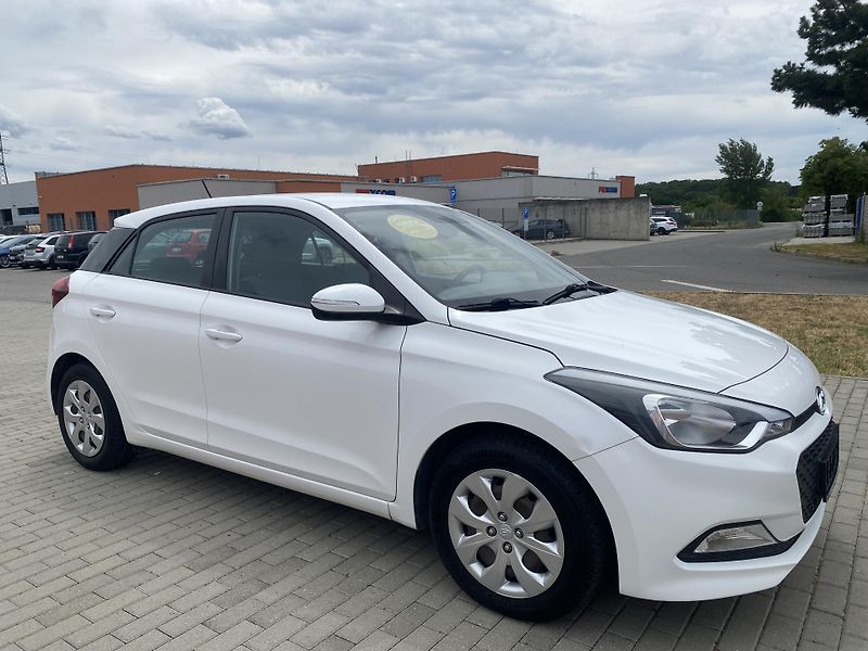 Hyundai i20 1.2i SELECT,NAJ.76TIS.KM!! - fotka 7 z 32