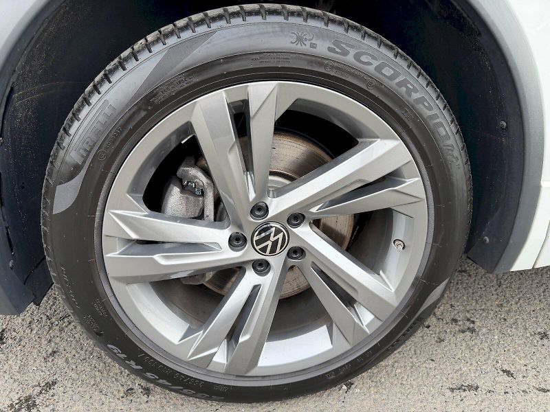 Volkswagen Tiguan Allspace (2024) 2.0 TSI 140kW R-LINE 4MOTION - fotka 35 z 35