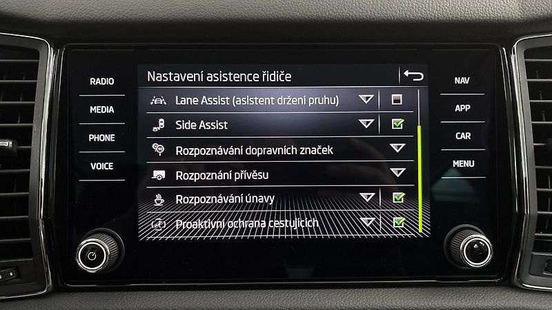 Škoda Kodiaq 2.0 TDI DSG 4x4 L&K - fotka 30 z 34