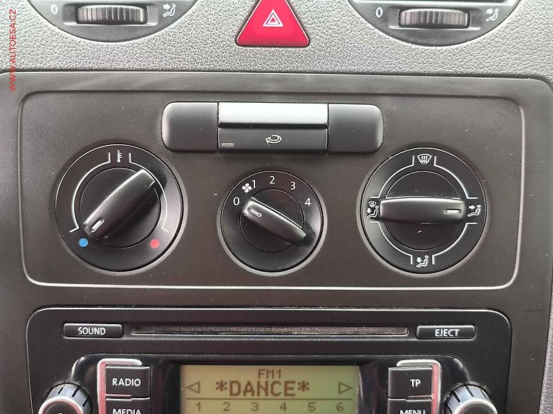 Volkswagen Caddy (2011) 1.6TDi, Vestavba - fotka 14 z 17
