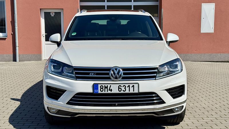 Volkswagen Touareg 3.0TDi*193kW*R-LINE*PERLEŤ - fotka 8 z 44