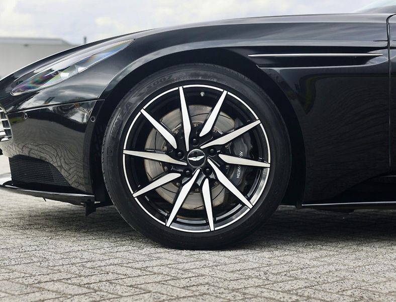 Aston Martin DB11 (2020) 4.0 V8 375KW - fotka 42 z 45