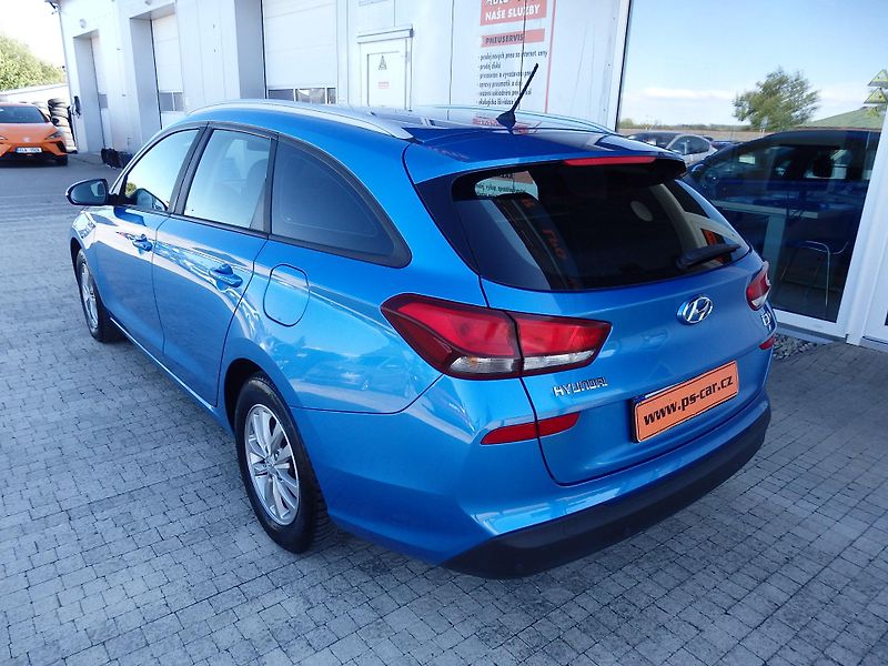 Hyundai i30 1.6 CRDi ZÁLOHOVÁNO - fotka 5 z 22
