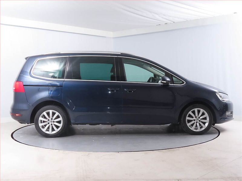 Volkswagen Sharan (2011) Highline 2.0 TDI, Navi - fotka 6 z 15