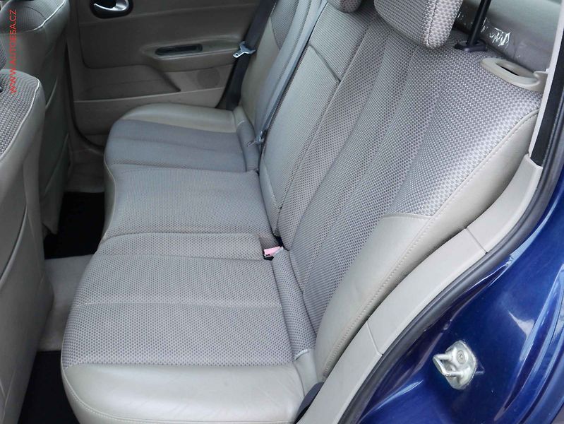 Renault Mégane (2003) 1.9 dCi, 1.maj, AC, TZ, park - fotka 10 z 15
