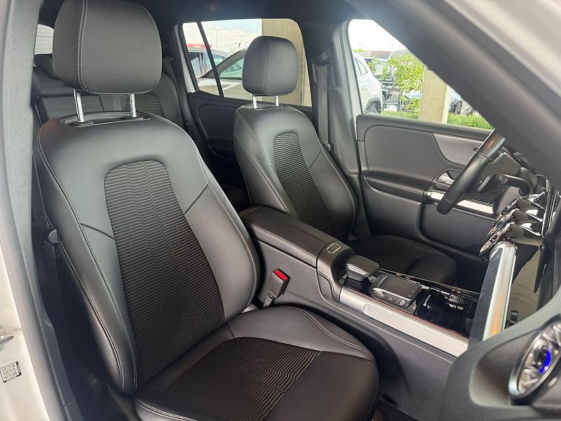 Mercedes-Benz GLB D 4MATIC - fotka 9 z 21