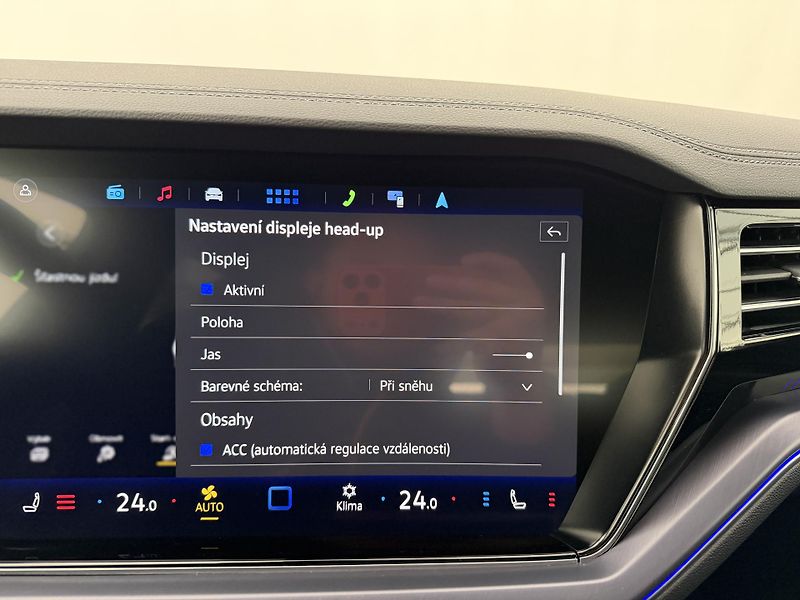 Volkswagen Touareg 3.0Tdi*1-MAJ*DPH*HUD*R-LINE* - fotka 38 z 45