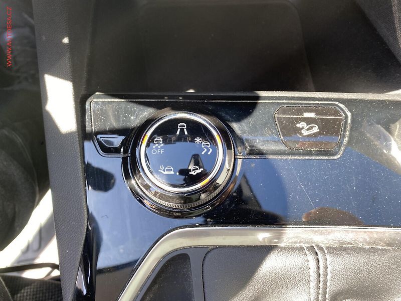 Peugeot 5008 (2018) 1.2PT, Allure, +ALU, panor - fotka 15 z 19