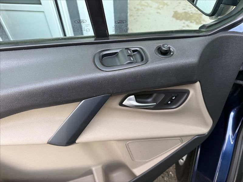 Ford Tourneo Custom 2,2 TitaniumX,114kW,velký serv - fotka 18 z 33