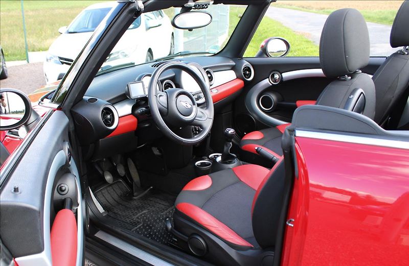 Mini Cooper 1,6 Cabrio 4.MÍSTA, 74 tis. km - fotka 20 z 41