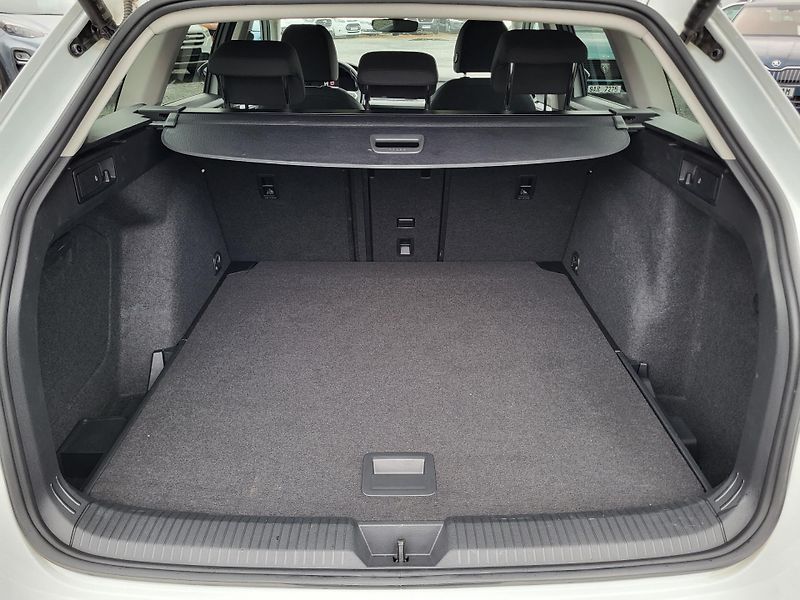 Volkswagen Golf Variant 2.0 TDi BMT 85kW LIFE - fotka 42 z 49