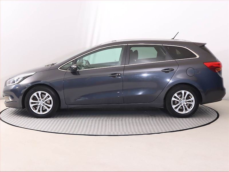 Kia Ceed (2013) Gold 1.6 GDI, Automat - fotka 3 z 19