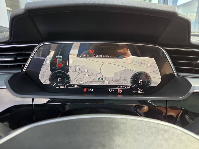 Audi e-tron (2021) Quattro 300kW Advanced - fotka 22 z 48