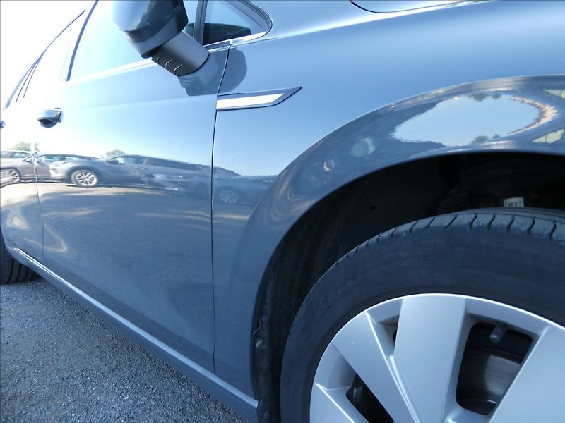 Volkswagen Golf 1,5 TSi 110kW Style,2xkola,DPH - fotka 16 z 47