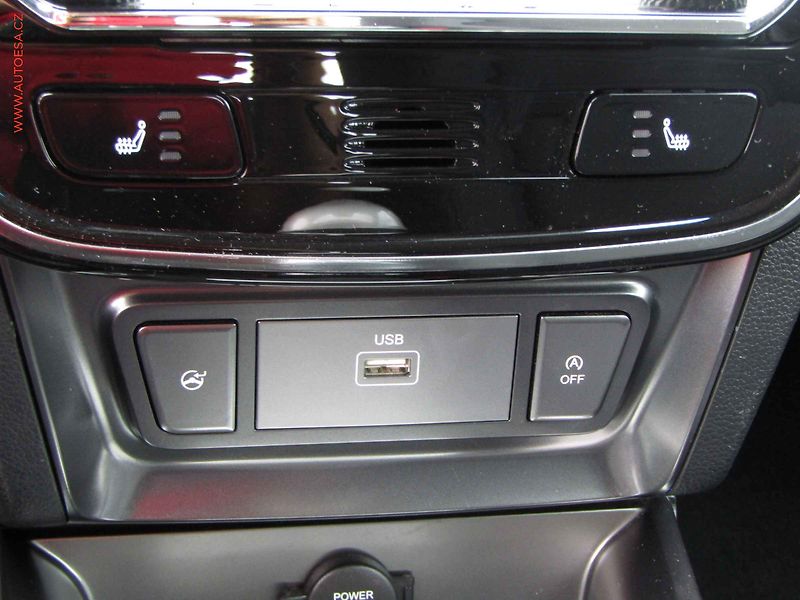SsangYong Tivoli (2022) 1.5 T-GDi, ČR, AC, výhřev sed - fotka 13 z 22