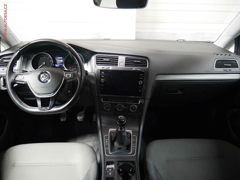 Volkswagen Golf (2019) 1.0 TSi, Comfortline, TZ - fotka 8 z 23