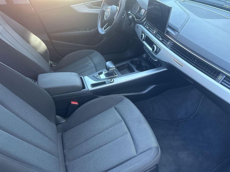 Audi A4 (2022) Avant 40 TDI Quattro Tiptronic - fotka 9 z 31