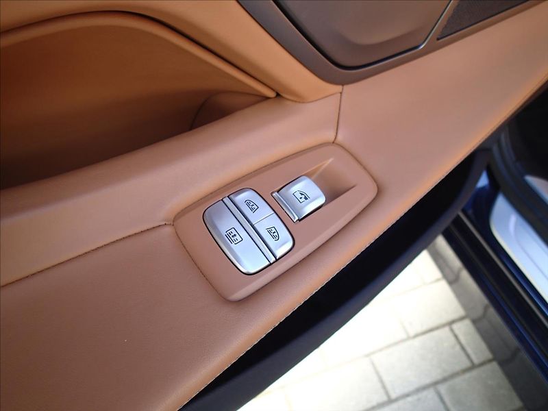BMW Řada 7 3,0 740Ld ,XDRIVE - fotka 46 z 59