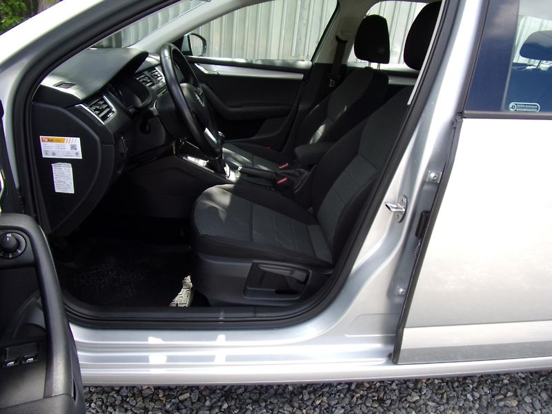 Škoda Octavia 1.6TDi81kW DPH ČR 1.MAJ. 2xKOL - fotka 9 z 23