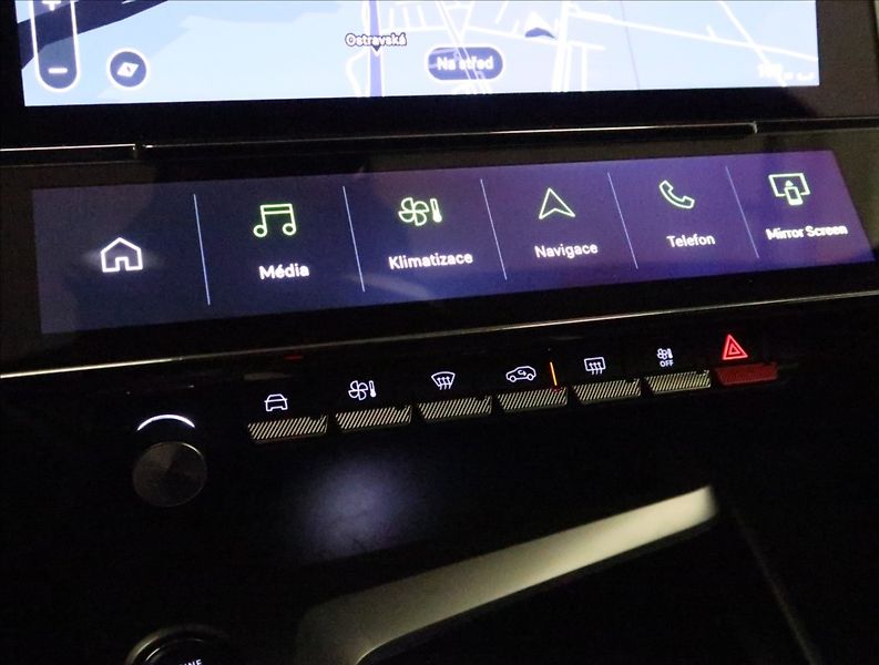 Peugeot 308 1,2 PT ALLURE NAVI KAMERA ČR - fotka 27 z 47