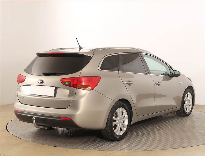 Kia Ceed (2014) 1.6 GDI, Tempomat - fotka 5 z 16