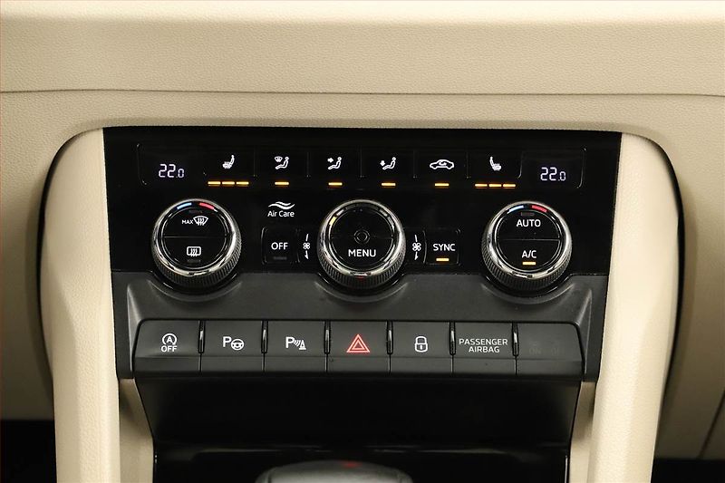 Škoda Karoq (2019) Style 1.5 TSI - fotka 13 z 20